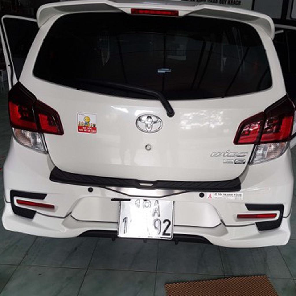 Ốp chống trầy cốp cho xe Toyota Wigo 2018-2023 chất liệu NHỰA 3D cao cấp - SUPER CAR