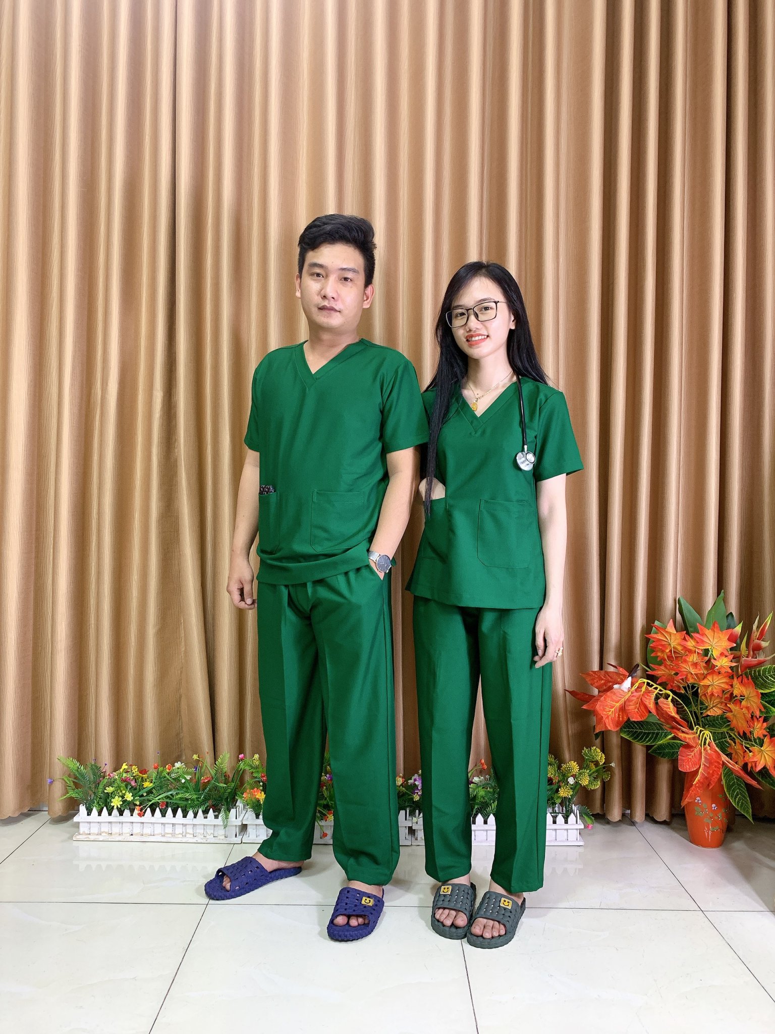 Bộ Scrubs bác sĩ phẫu thuật, hộ lý, điều dưỡng phòng mổ cao cấp màu Xanh Lá - NAM