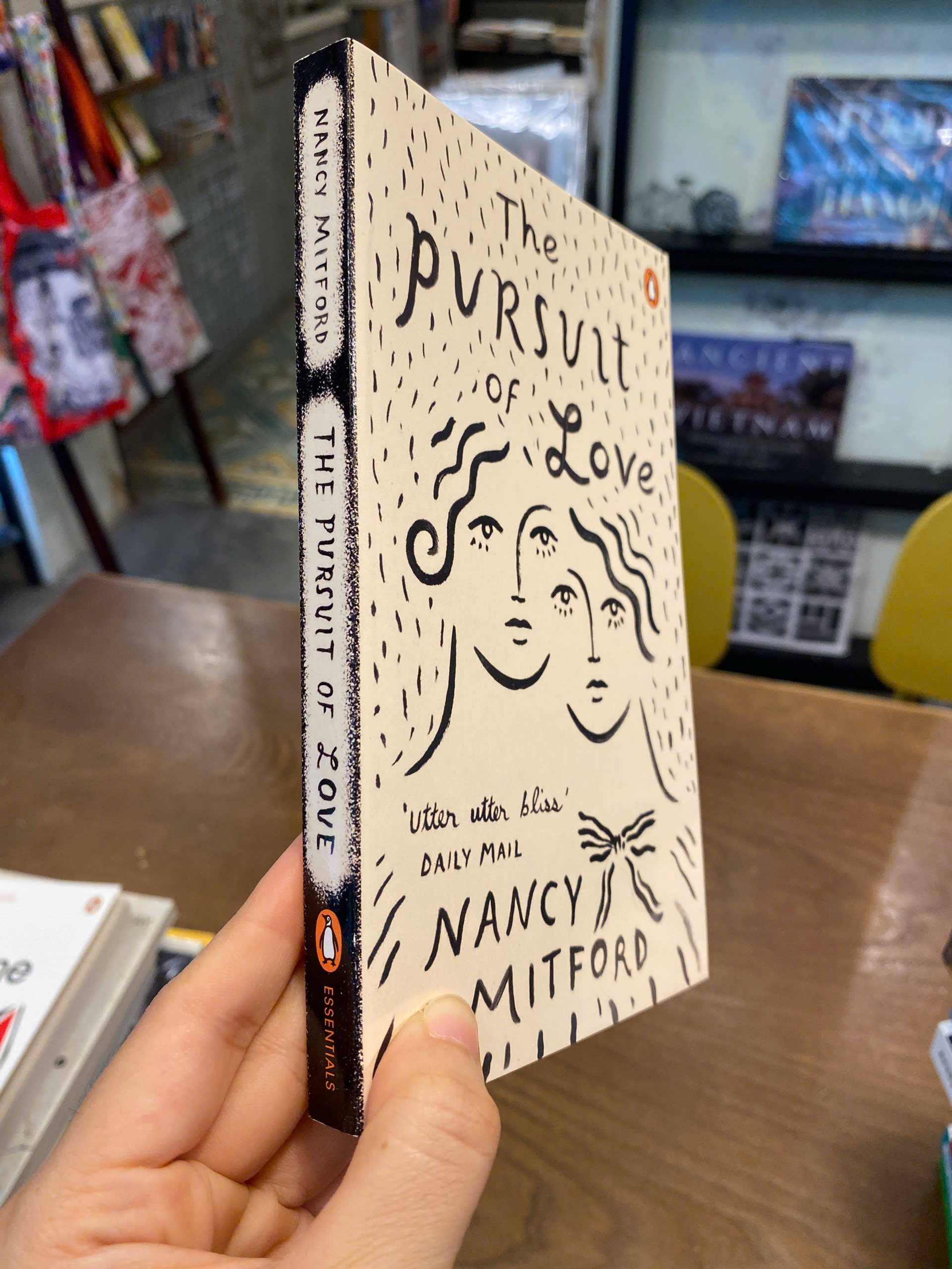 Sách - The Pursuit of Love by Nancy Mitford | Classics Romance / Historical Fiction / Ngoại văn