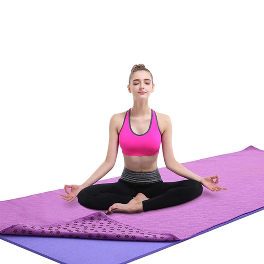 Khăn trải thảm Yoga phủ hạt silicon hình hoa siêu chống trơn trượt chất liệu cao cấp độ bám dính tốt thấm hút mồ hôi có kèm túi đựng