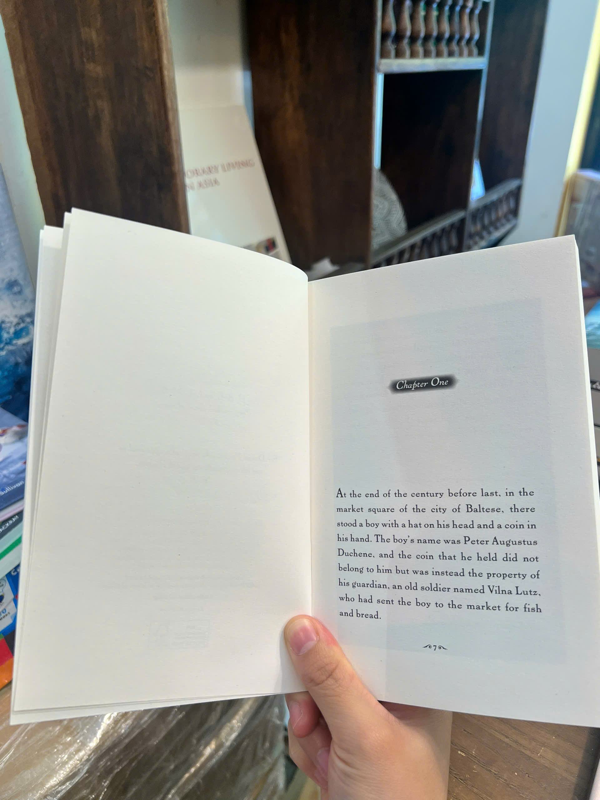 Sách - The Magician's Elephant by Kate DiCamillo | Fantasy / Young Adult / Ngoại văn Nhập khẩu