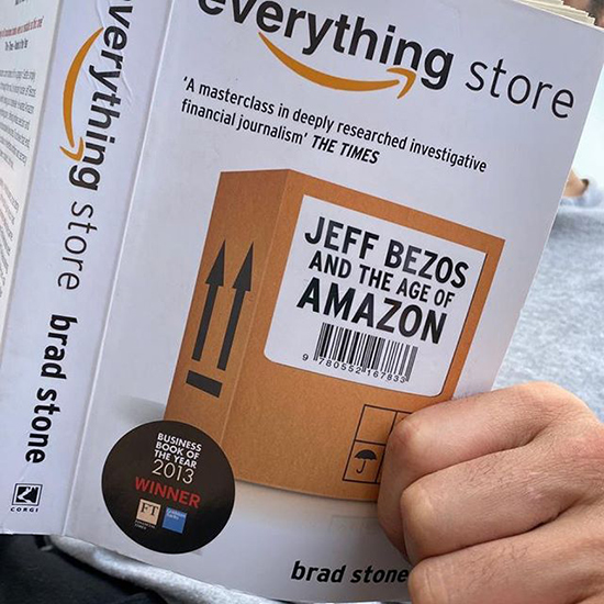 The Everything Store : Jeff Bezos And The Age Of Amazon (Paperback)