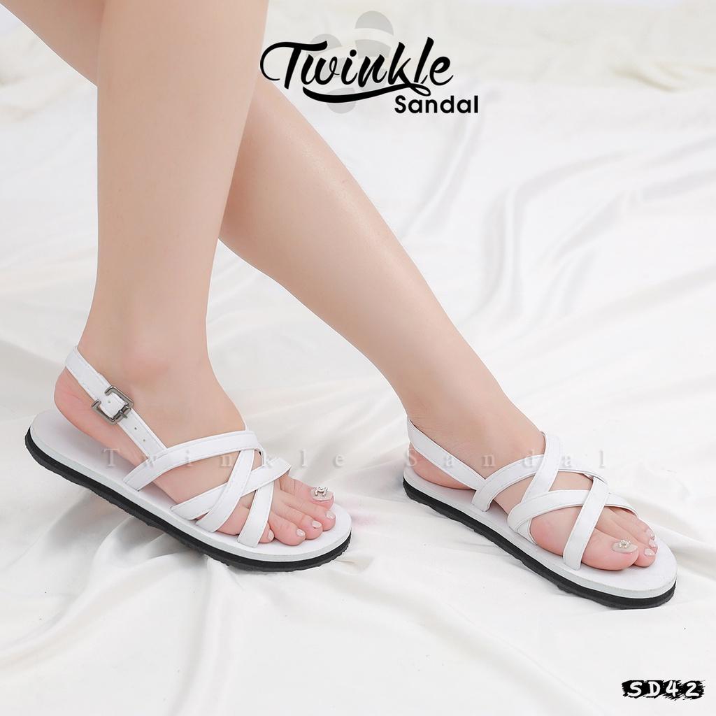 Dép sandal Nữ quai da mềm Đế bệt Cao Su ôm chân mã SD42