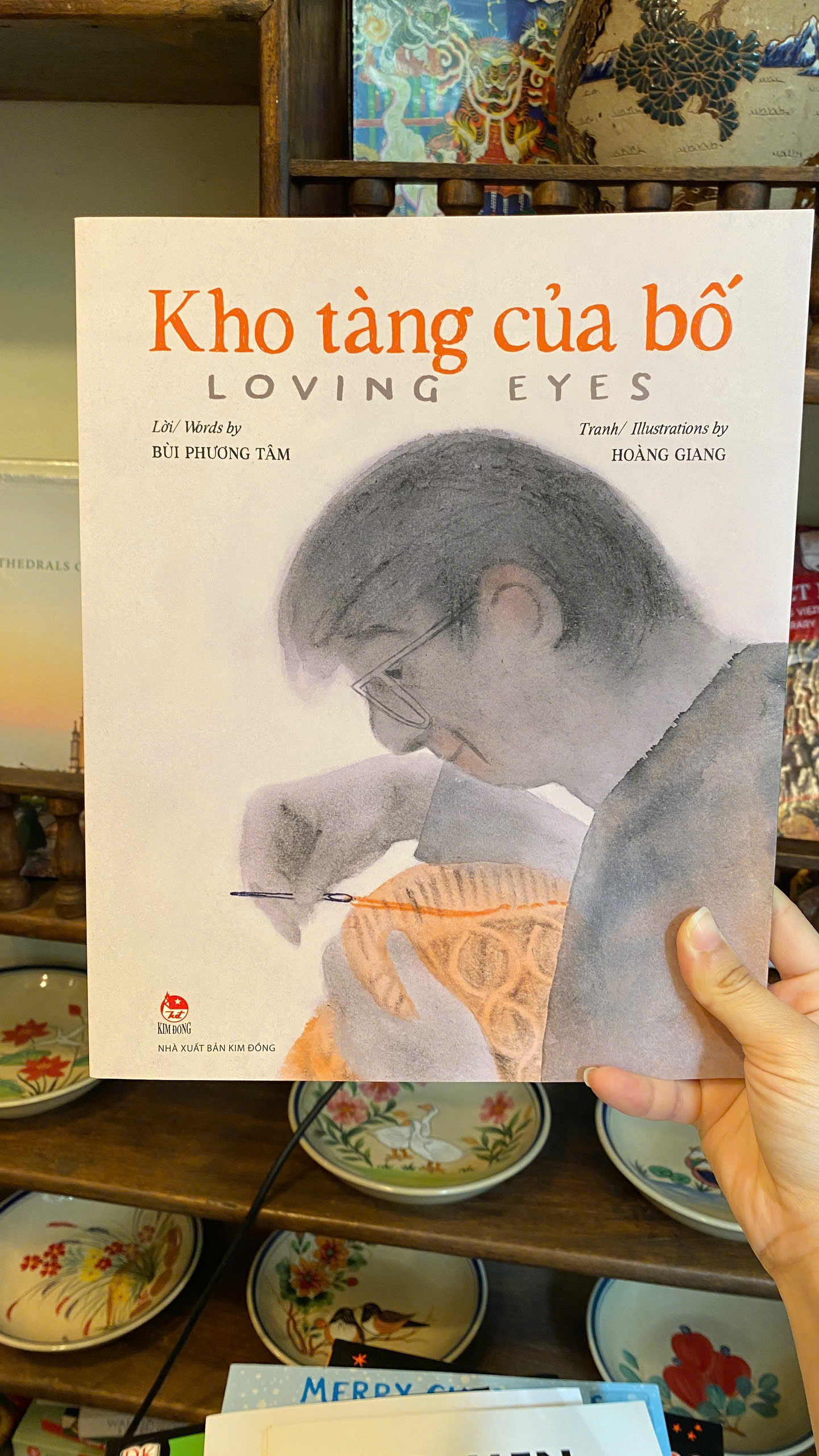 Sách - Kho Tàng Của Bố - Loving Eyes by Bùi Phương Tâm - Sách thiếu nhi/ Song ngữ Anh - Việt