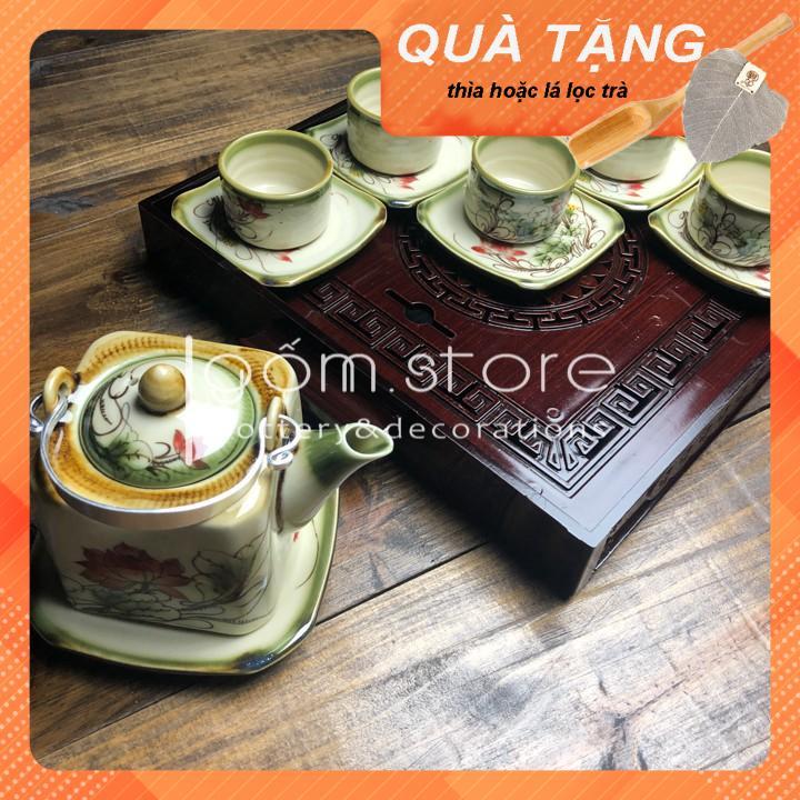 Ấm trà Bát Tràng dáng vuông vẽ tay hoa sen
