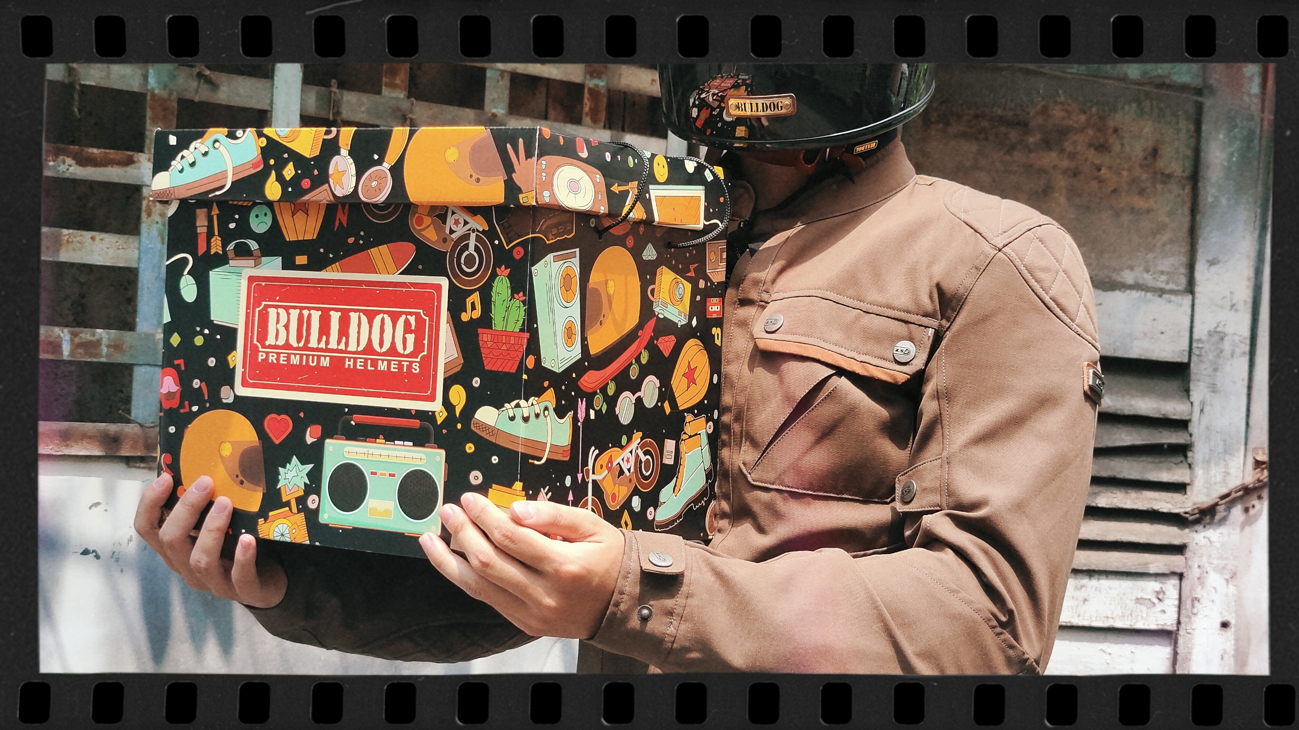 MŨ BẢO HIỂM FULLFACE CỔ ĐIỂN BULLDOG CLASICO II SỢI CARBON - GARA20