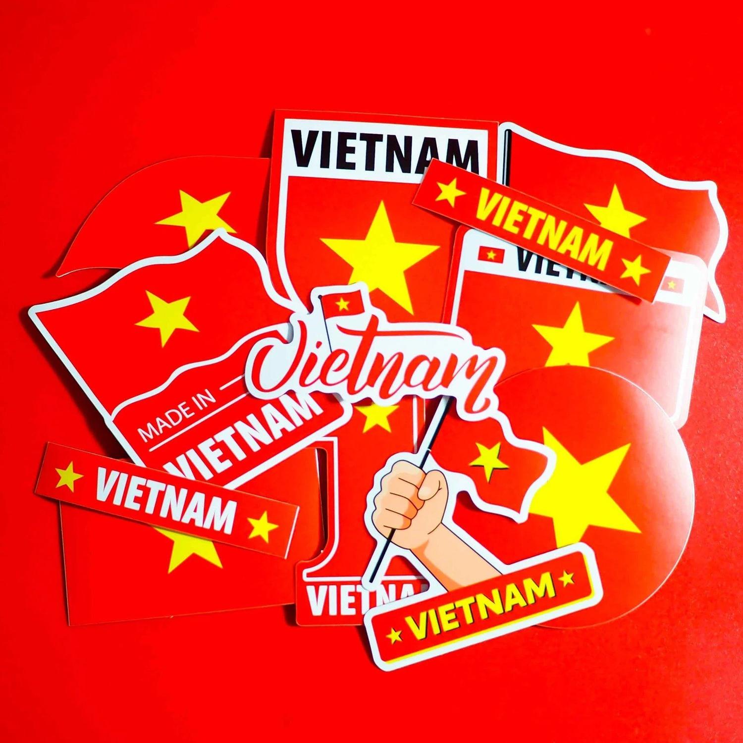 Bộ 12 Sticker Hình Lá Cờ Việt Nam - Stickerfactory