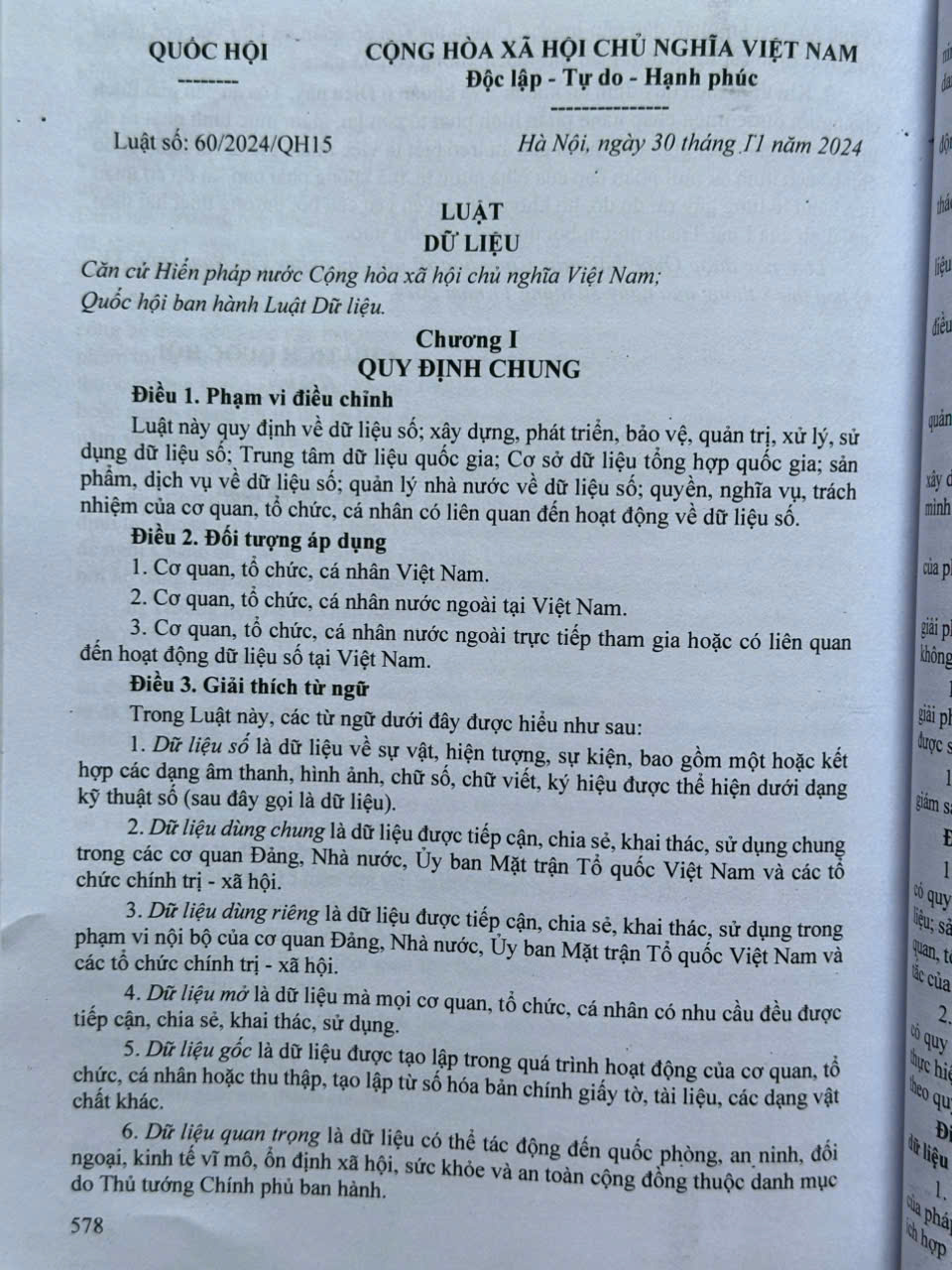 Sách Hệ Thống Toàn Văn 18 Văn Bản Luật được thông qua tại Kỳ họp thứ 8, Quốc hội khóa 15 (V2552T)