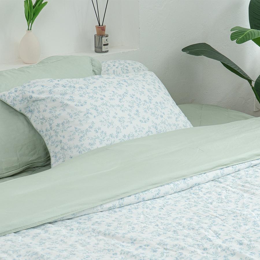 Chăn bốn mùa Eveon cao cấp họa tiết hoa nhí 200x220cm (bộ sưu tập Sắc Hoa)