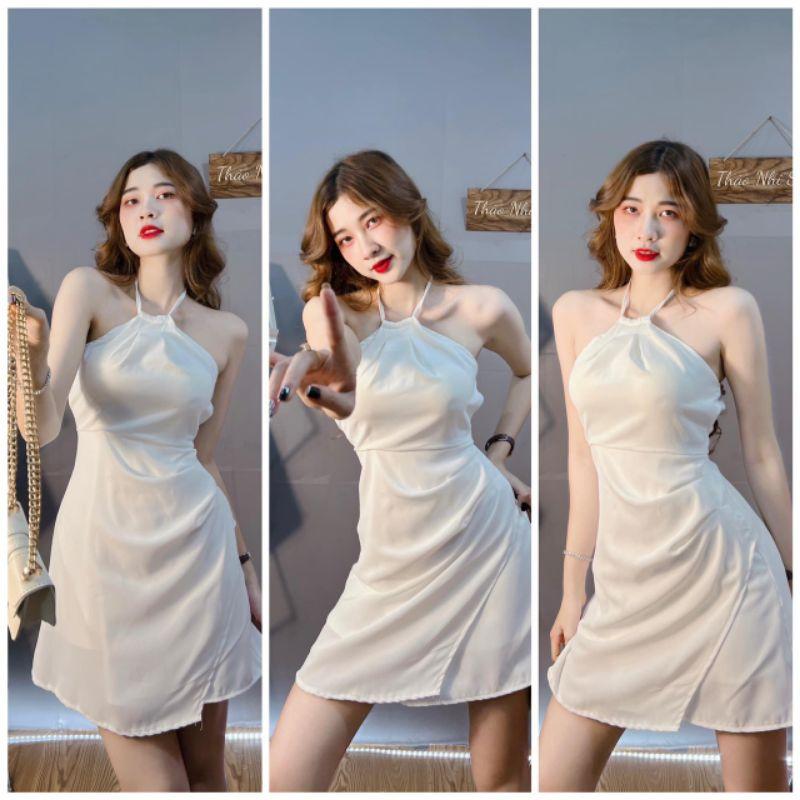 Đầm yếm hở lưng màu trắng xanh