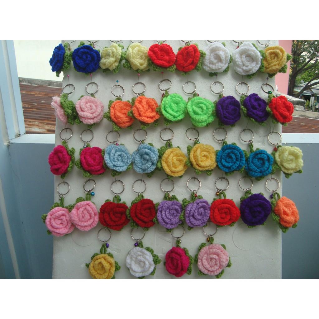 Móc khóa hoa hồng len