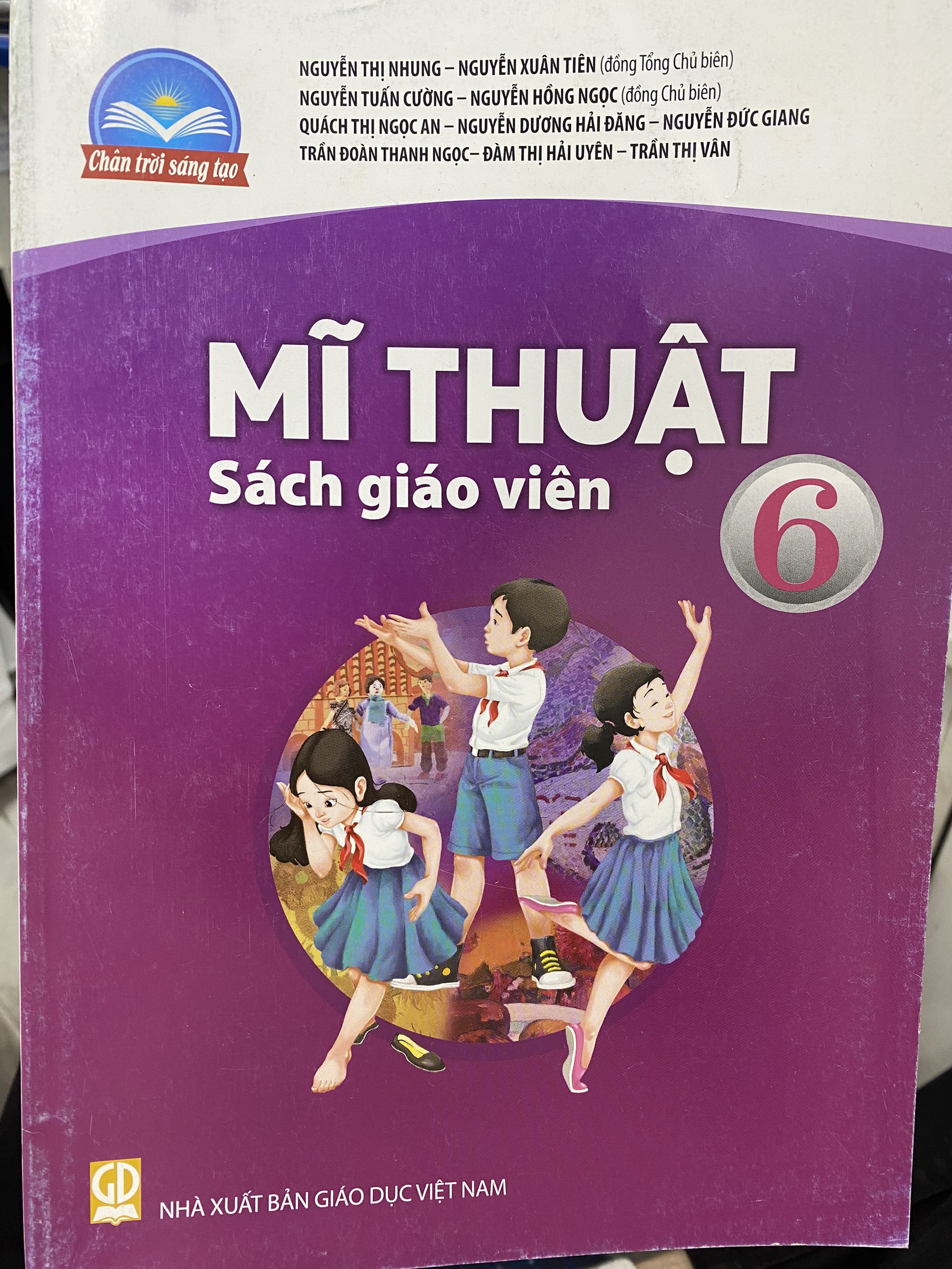 Sách giáo viên Mỹ thuật 6 Chân trời sáng tạo (Bán kèm bút GEL)