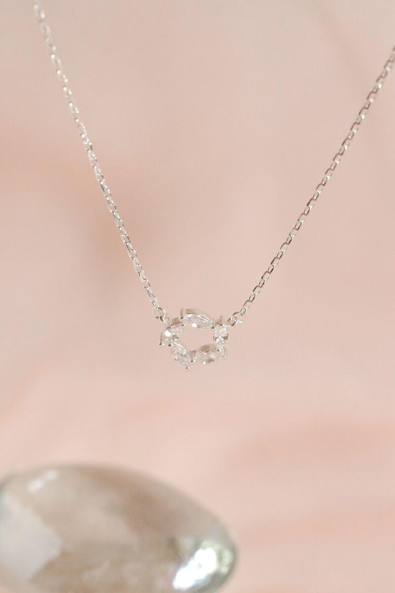 Vòng cổ bạc Bling It năm lá hạt đá BIVC204