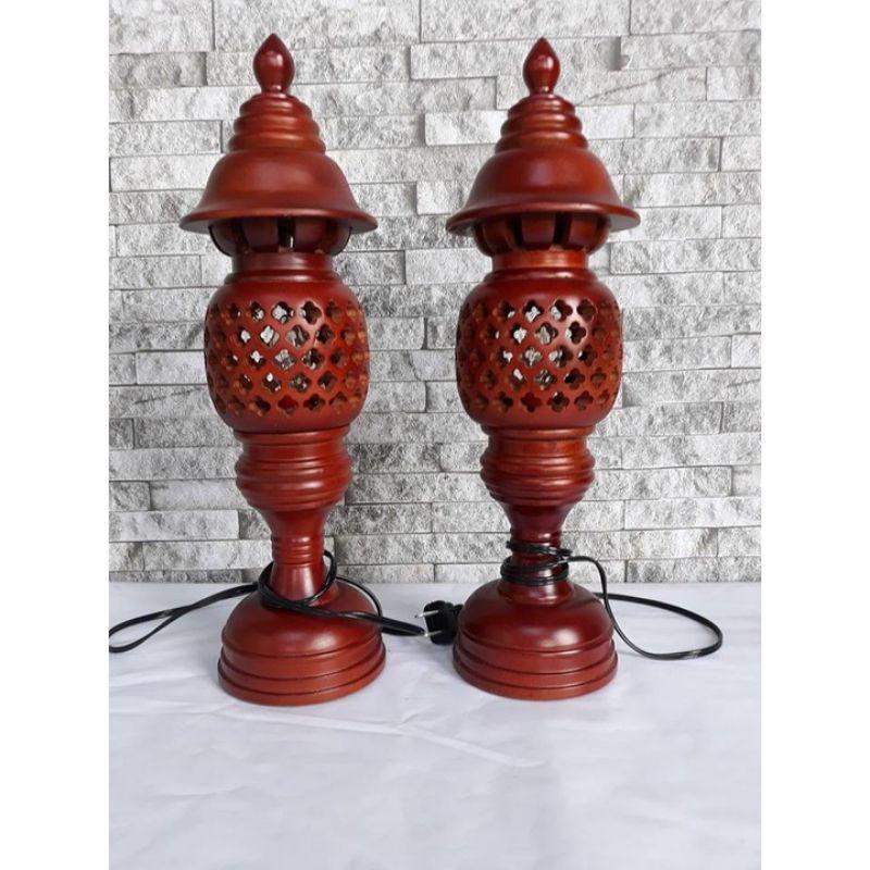 Đôi Đèn Thờ Tổ Ong Gỗ Hương