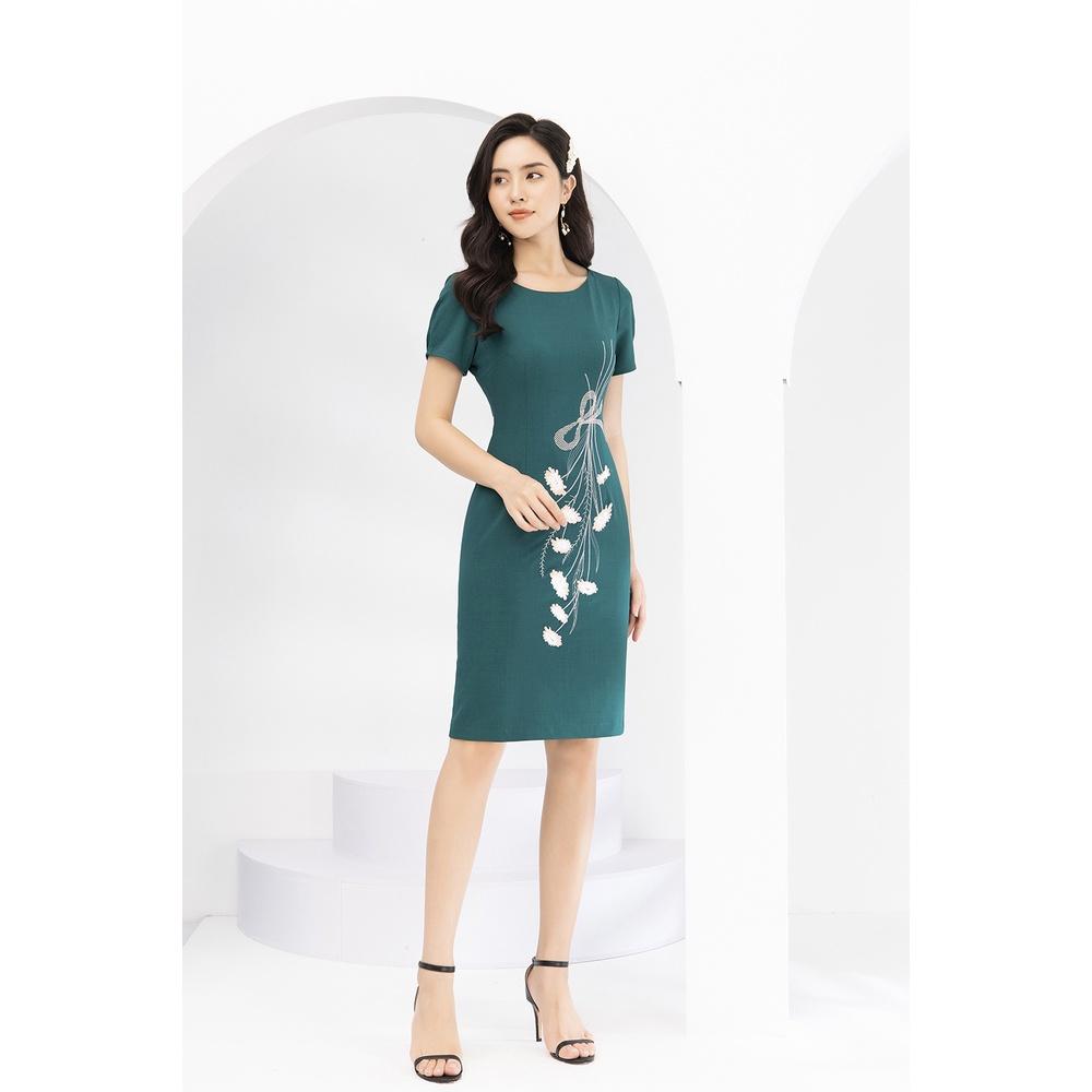 Đầm Nữ LUPERI LFV3161 dáng ôm body trơn thêu hoa trước