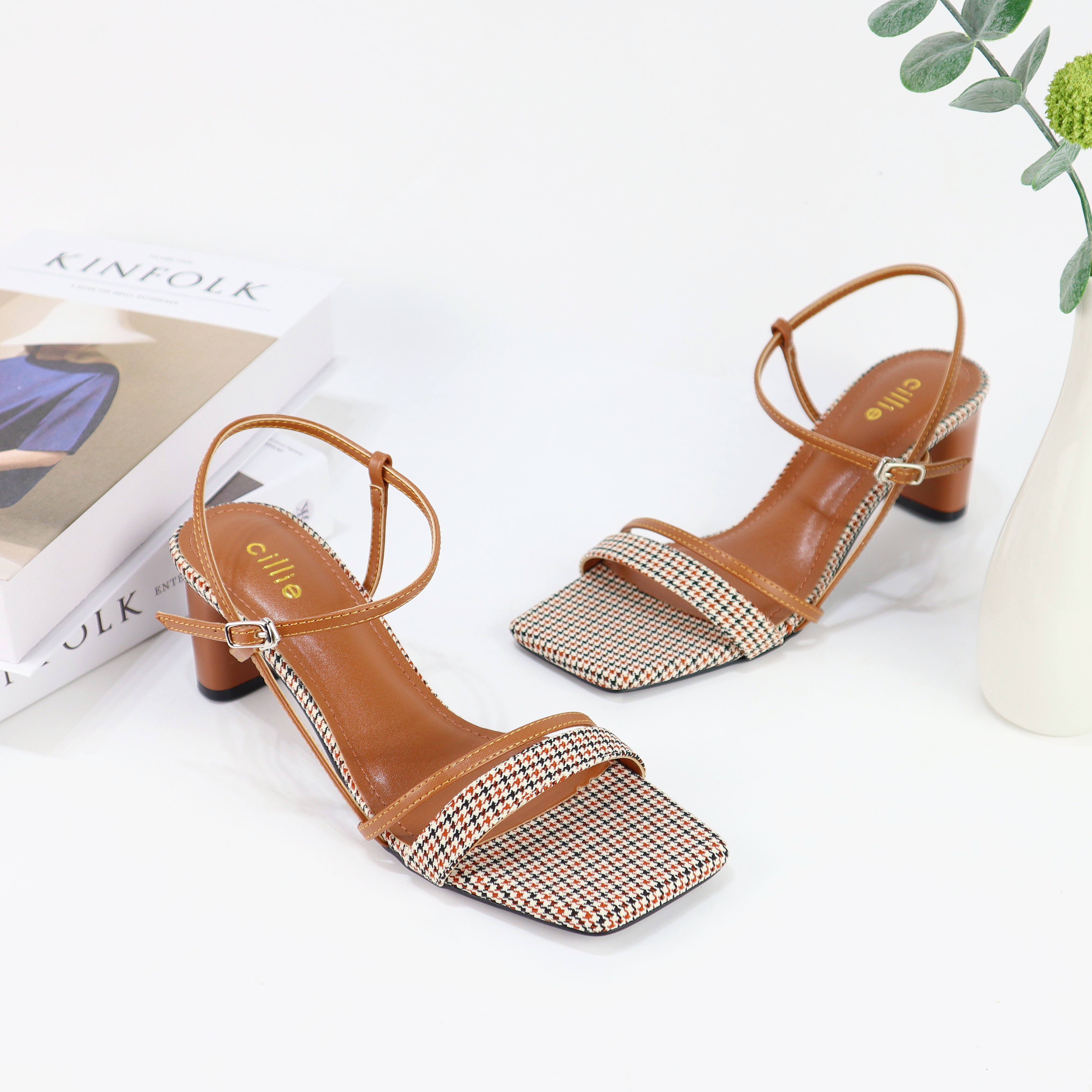 Giày sandal nữ cao gót quai ngang phối vải bố gót vuông cao 7cm đi học đi chơi dạo phố Cillie 1108