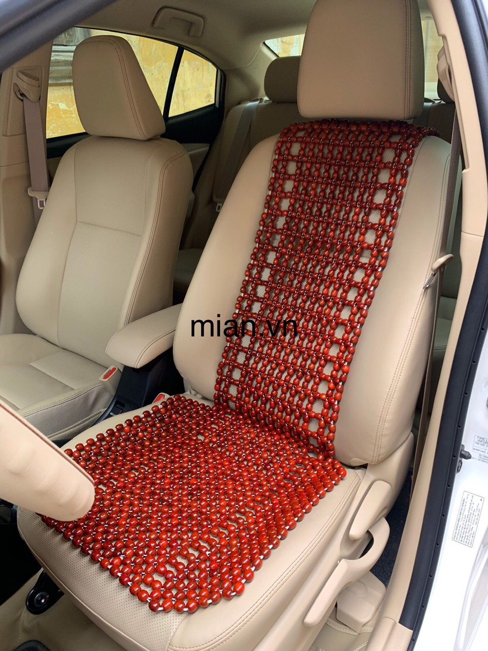 Lót Đàn ghế ô tô hạt gỗ Nhãn - Mian.vn