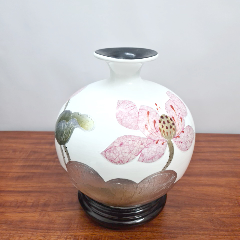 Bình Hút Lộc Gốm Sứ Sơn Mài Trắng Khảm Hoa Sen - 23cm - Maxi