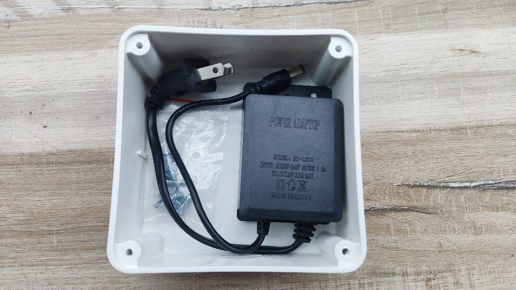 Hộp kỹ thuật liền nguồn 12v-2A chuyên dụng cho camera loại tốt bảo hành 12 tháng