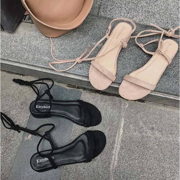 Giày nữ đế thô thiết kế phối dây hợp thời trang