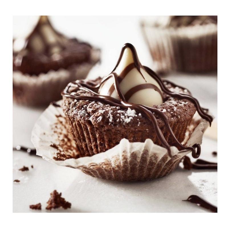 TÚI 303g SOCOLA SỮA BỌC KEM TRẮNG Hershey's Hugs Chocolate Candy