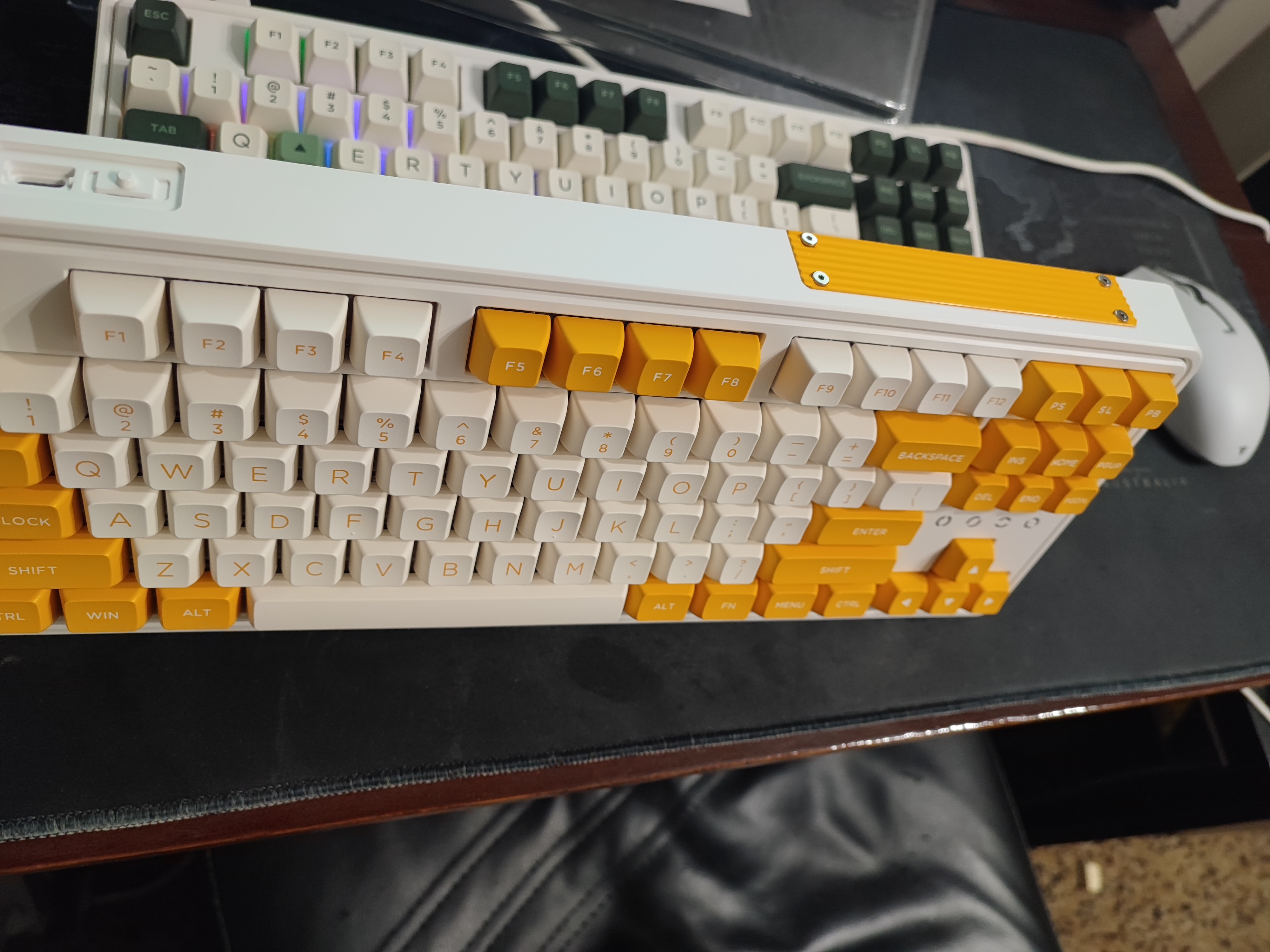 Bàn phím máy tính FL-Esports CMK87SAM Yellow & White 3 Mode _Mới, hàng chính hãng