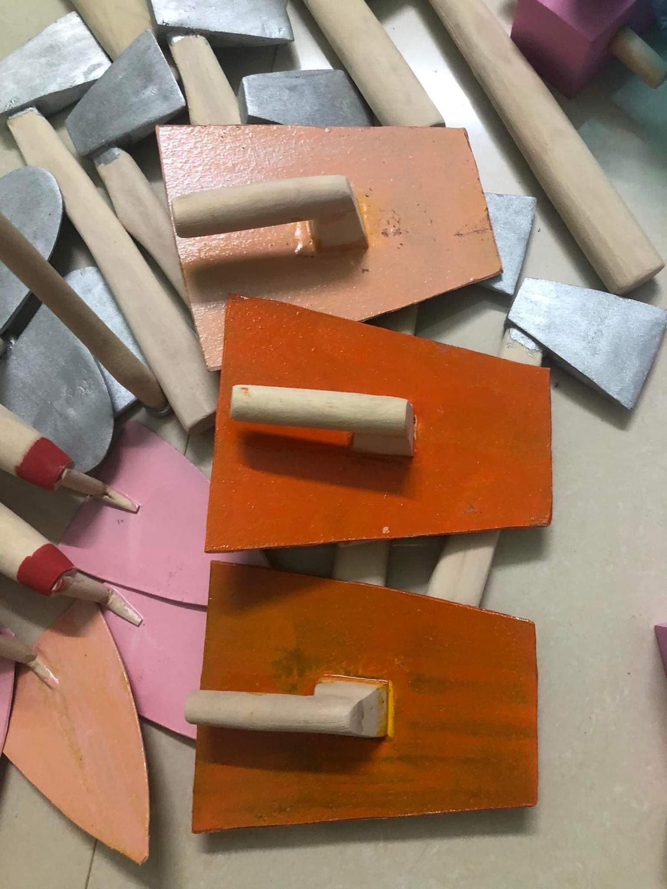 Hoa trang trí lớp