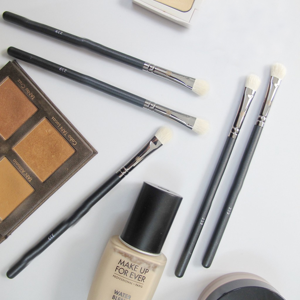 Cọ Tán Phấn Bầu Mắt P239