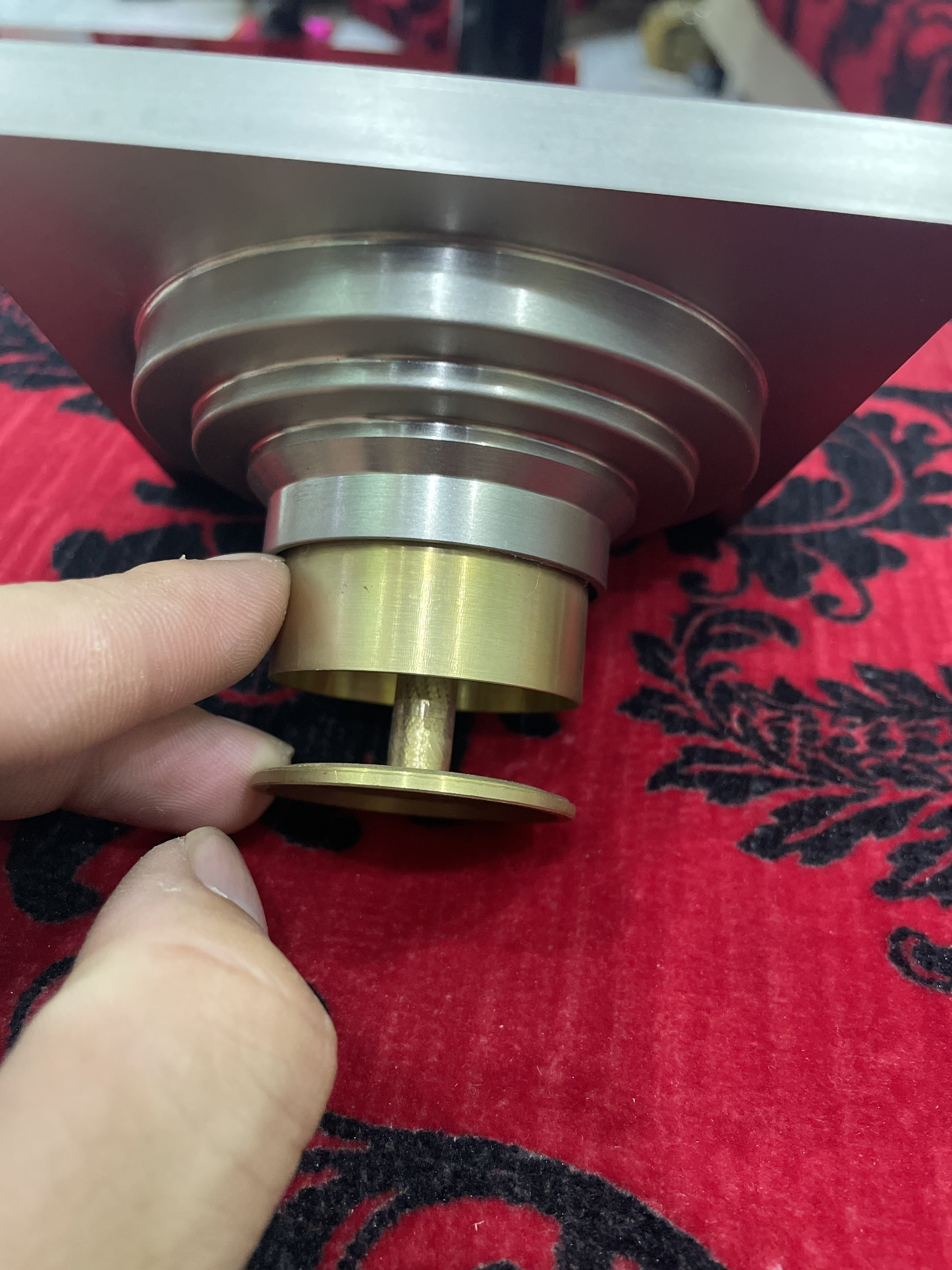Phễu Vuông hoa văn cổ