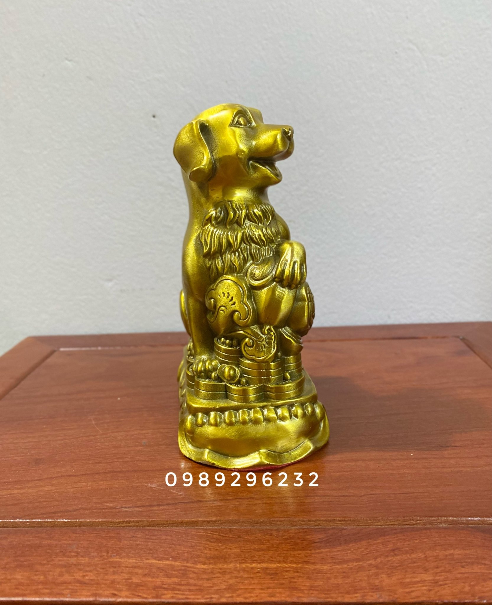 Tượng linh vật Chó bằng đồng vàng