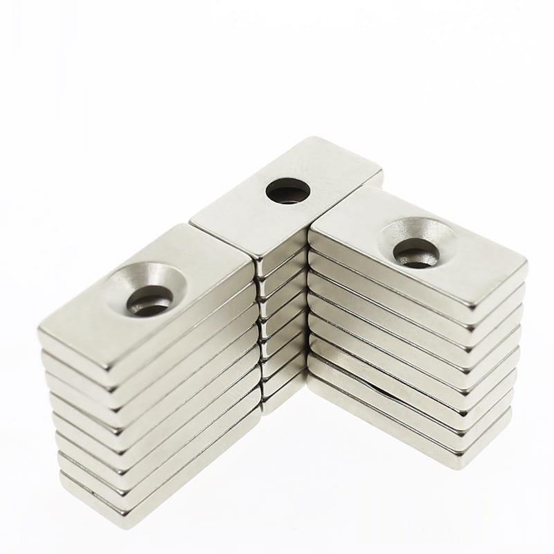 Nam châm hình chữ nhật có lỗ vát kích thước 20x10x5mm set 5 viên