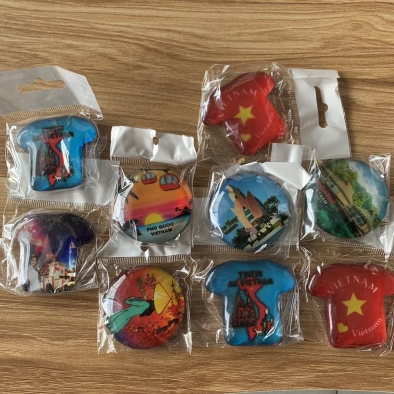 1 kim tự tháp pha lê