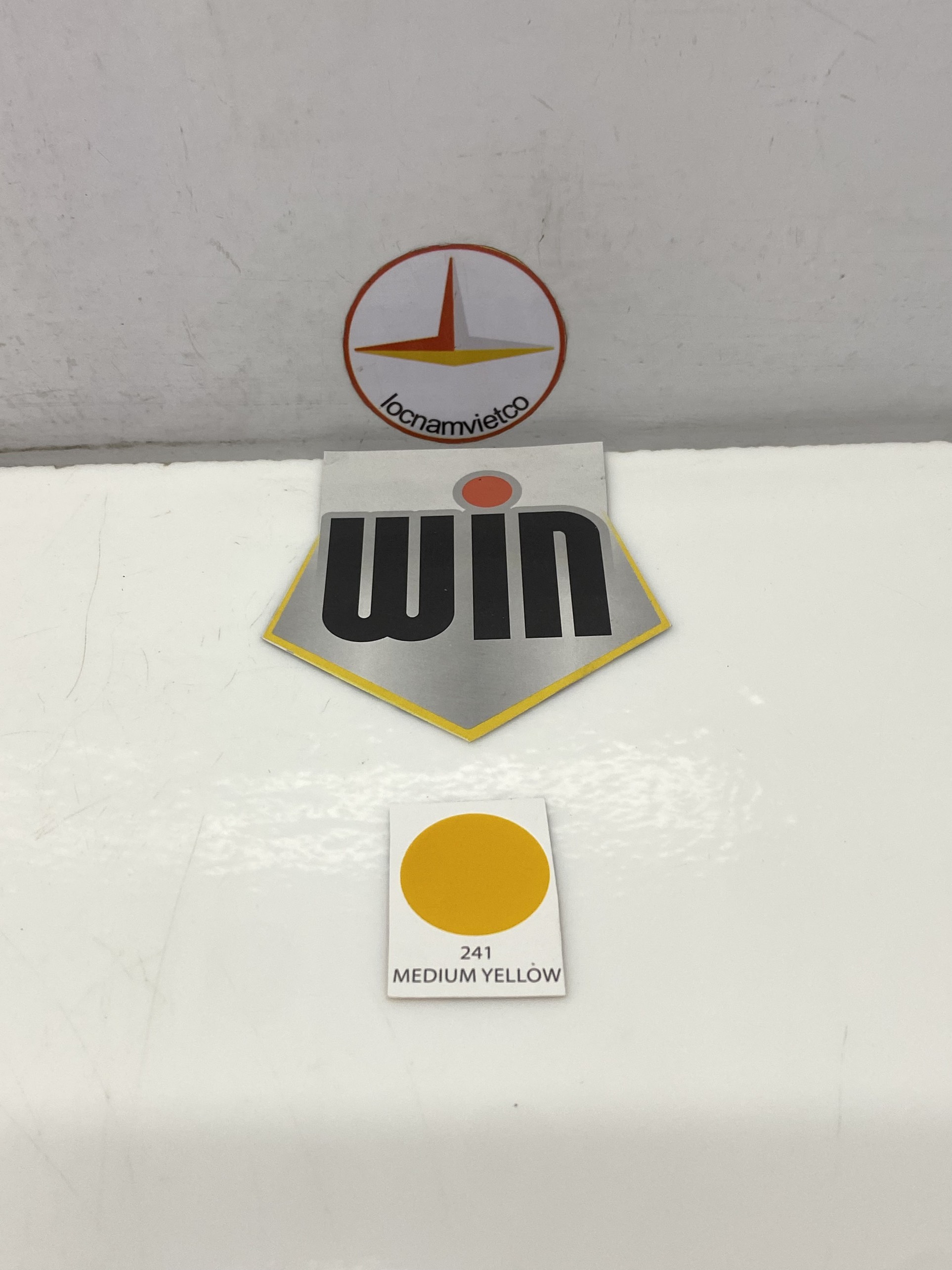 Sơn xịt Win màu vàng nghệ 241 400ml