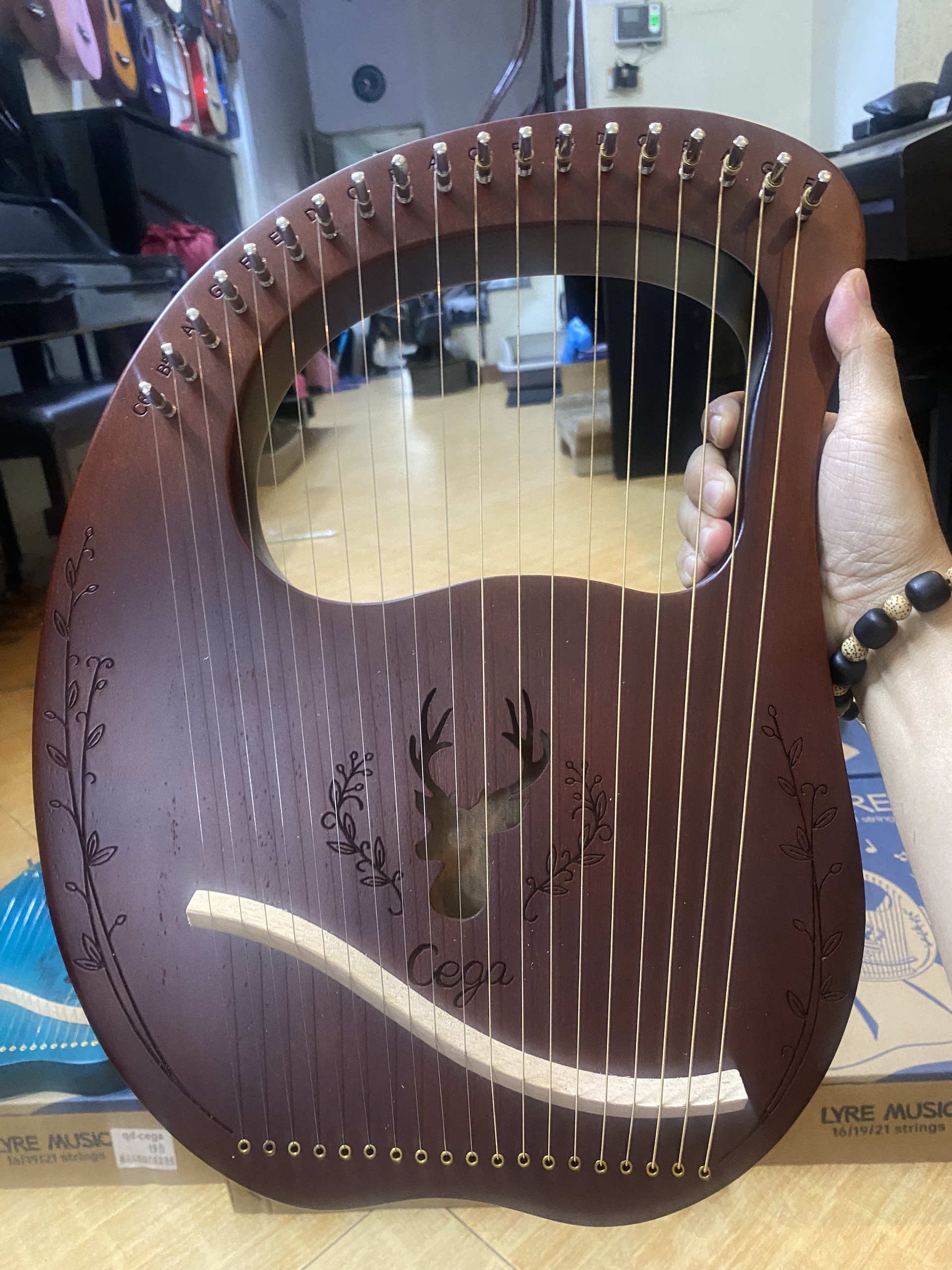 ĐÀN HẠC LYRE HARP CEGA 19 DÂY MÀU NÂU CG03