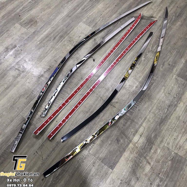 Nẹp viền cong kính INOX Toyota Veloz