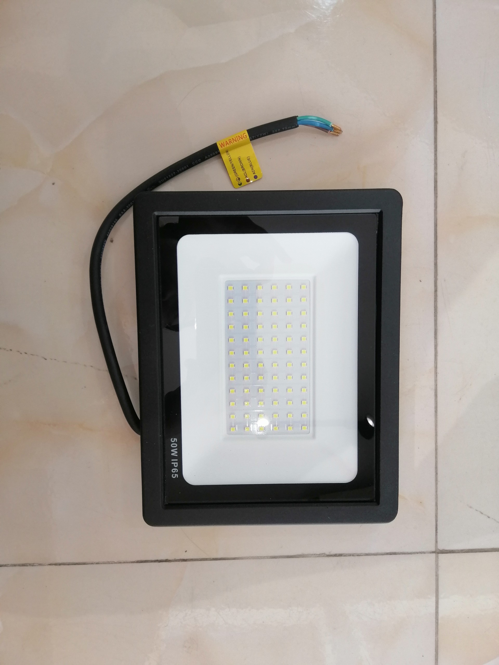 ĐÈN LED PHA CAO CẤP SỬ DỤNG CHIP LED SMD SIÊU TIẾT KIỆM ĐIỆN