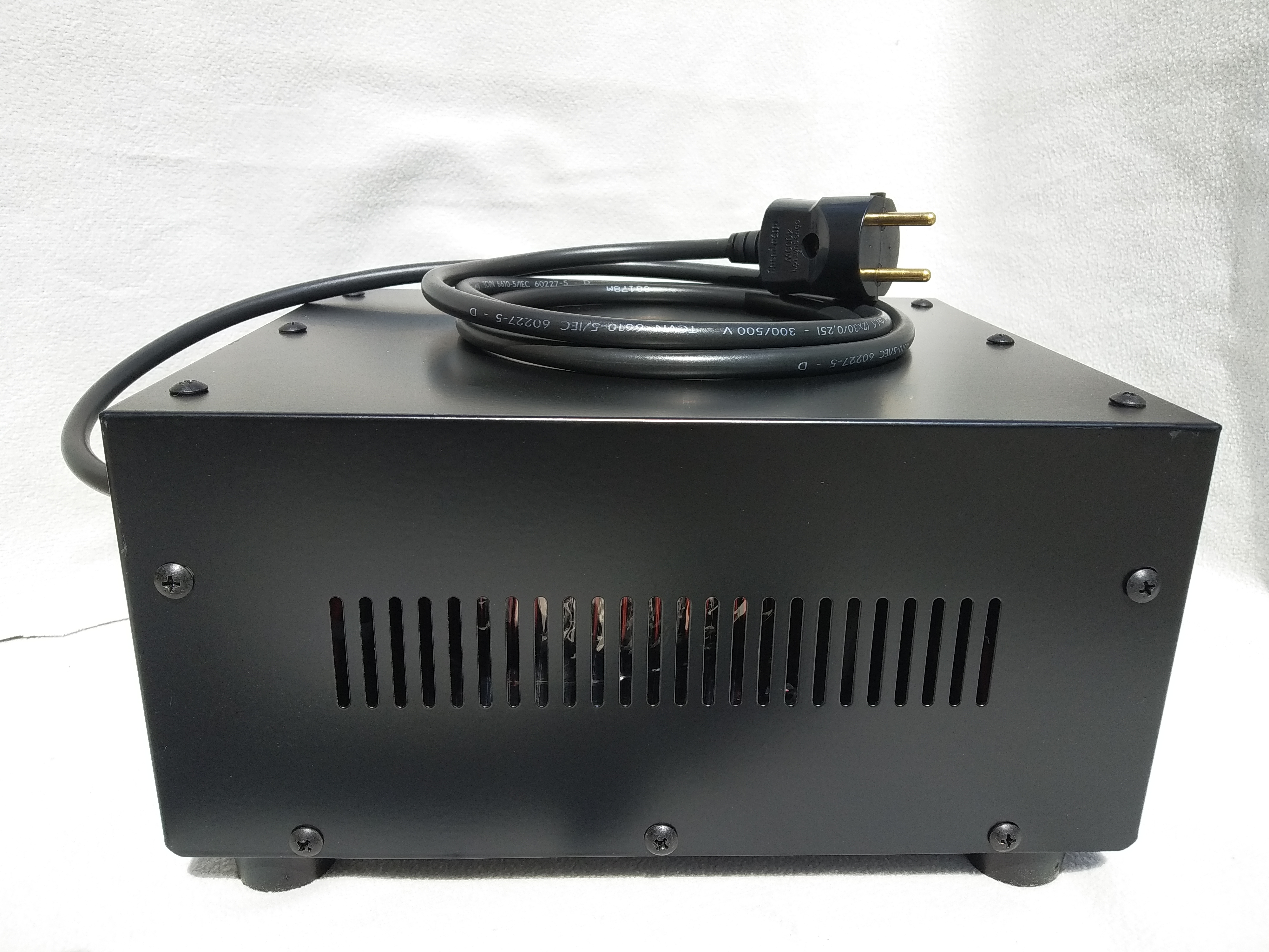 Biến áp 3 kVA 100v 110v dùng cho thiết bị điện nội địa Nhật