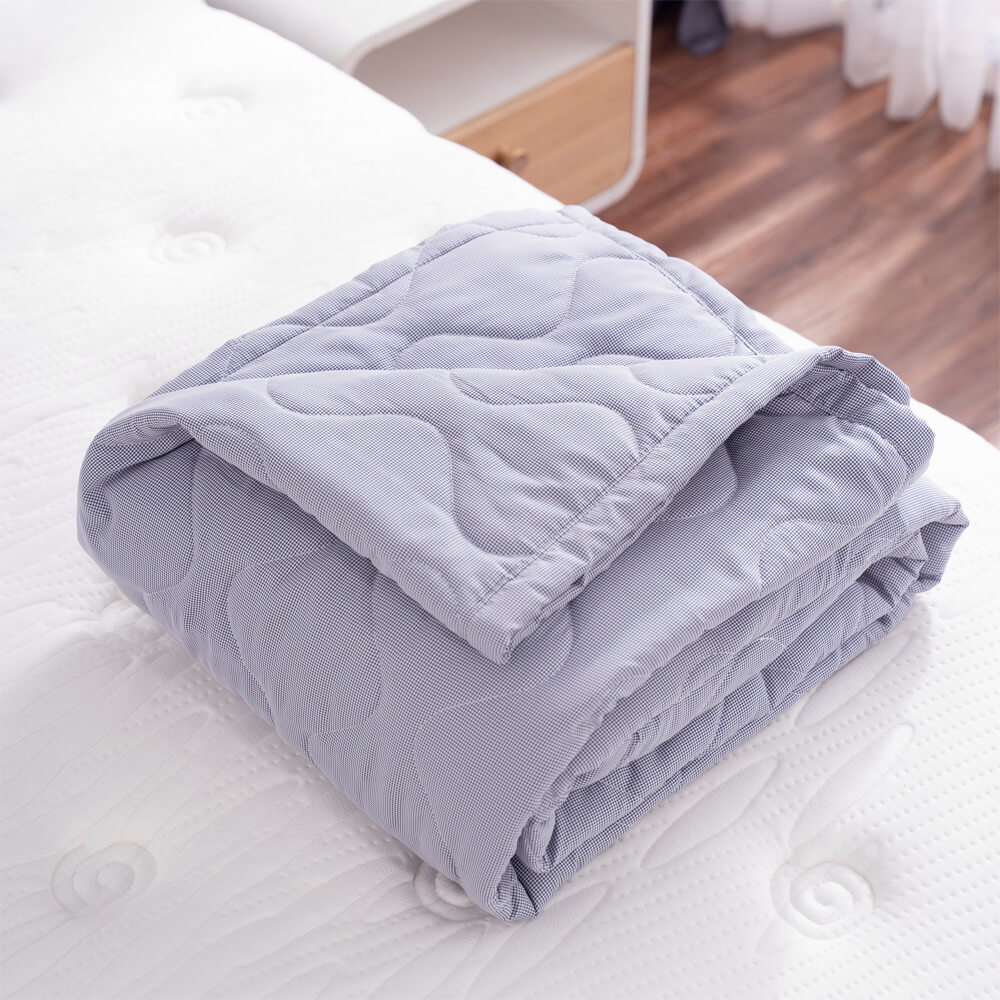 Chăn chần Amando Promo 140x200cm thoáng mát, độ bền cao, không nhăn
