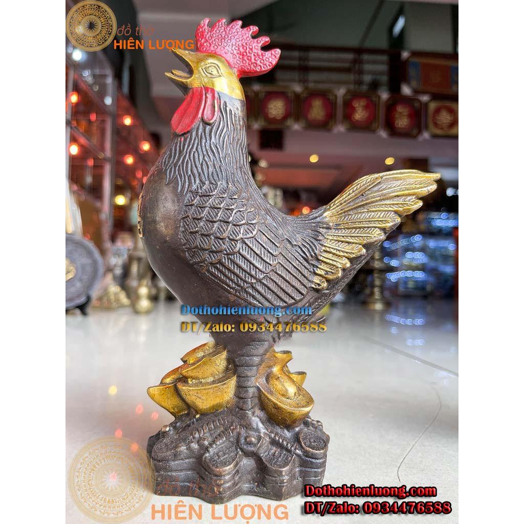 Tượng Linh Vật Gà Trống Chữ Phúc Đứng Thỏi Vàng Màu Nâu Bằng Đồng Thau Nguyên Chất Đẹp