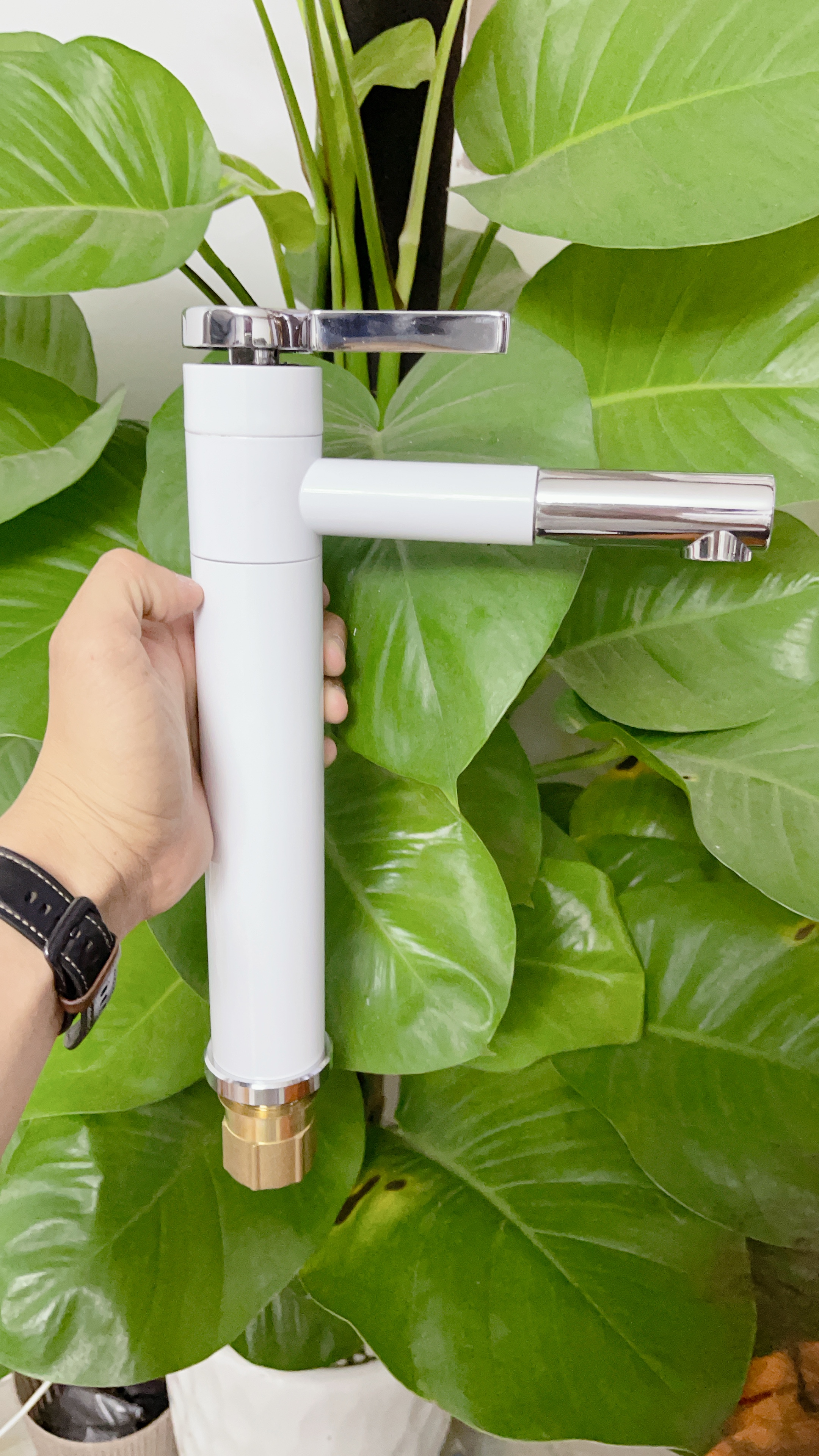 Vòi Lavabo nóng lạnh tĩnh điện trắng 30cm cao cấp