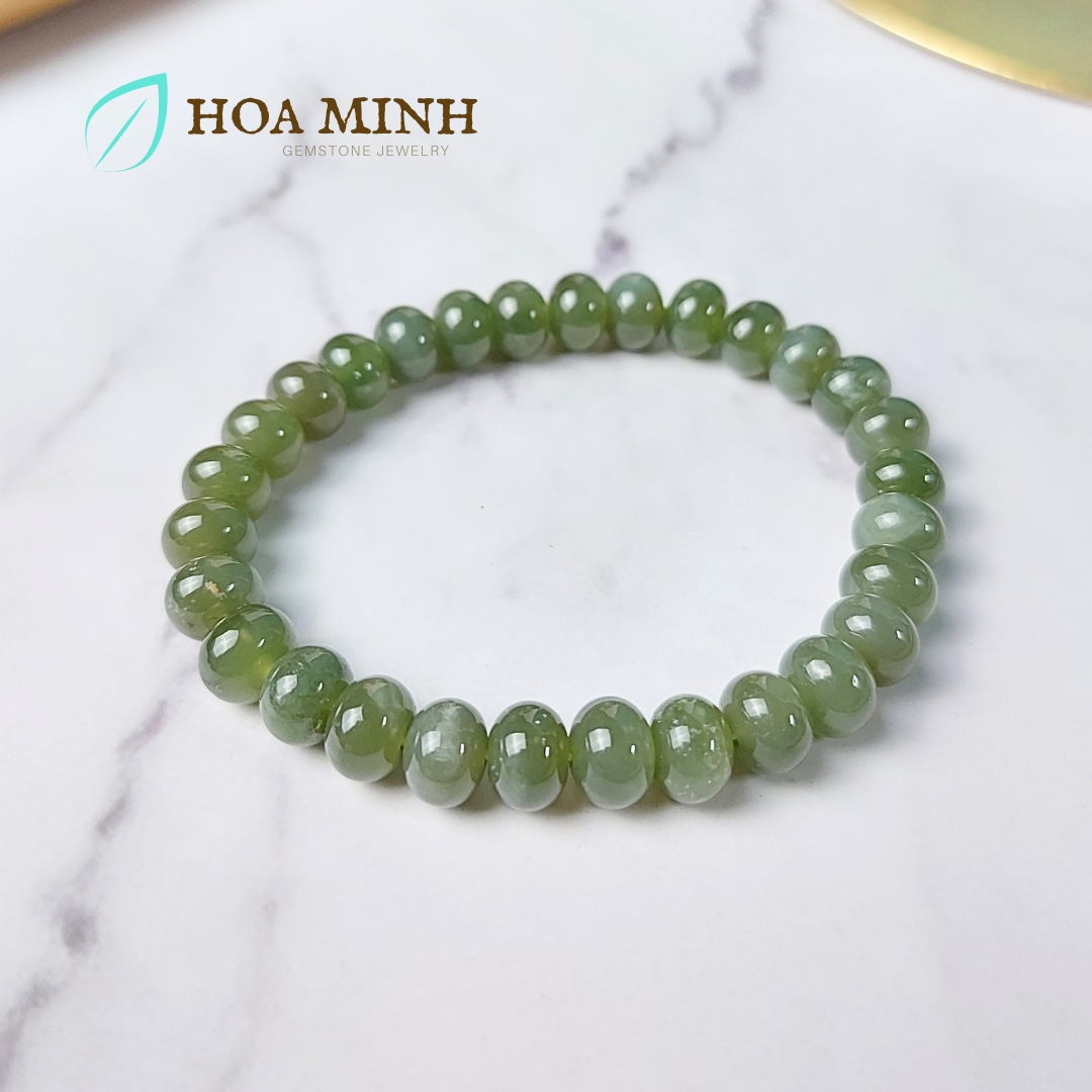 Vòng tay Ngọc Hòa Điền kiểu bánh xe xanh trong đậm size 7.9 li bóng bẩy cực VIP không kén mệnh