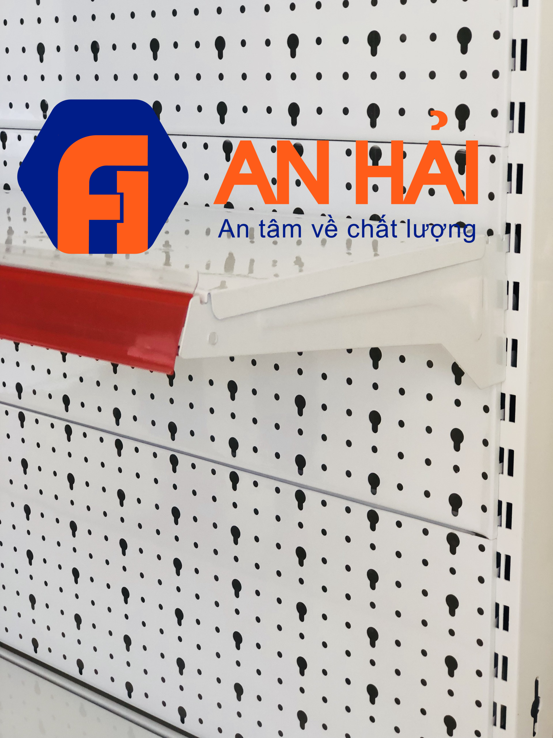 KỆ ĐÔI siêu thị trưng bày cao 1m5 độc lập LƯNG TÔN LỖ có 4 mâm tầng loại dày , chịu lực tốt.