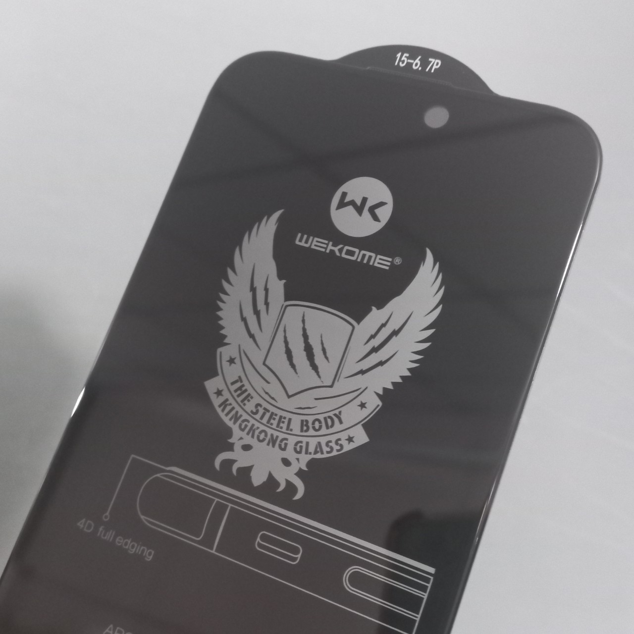 Kính cường lực chống nhìn trộm cho iPhone 15Pro 15 Pro Max Wekome Kingkong 4D _ hàng chính hãng