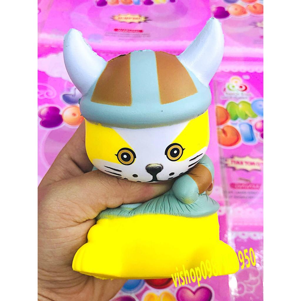 SQUISHY MÈO CẦM RÌU (thaolinh950)