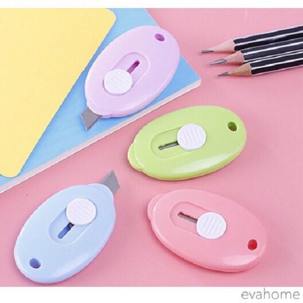 Combo 50 MÓC KHÓA KÈM DAO RỌC GIẤY MINI DELI 00249