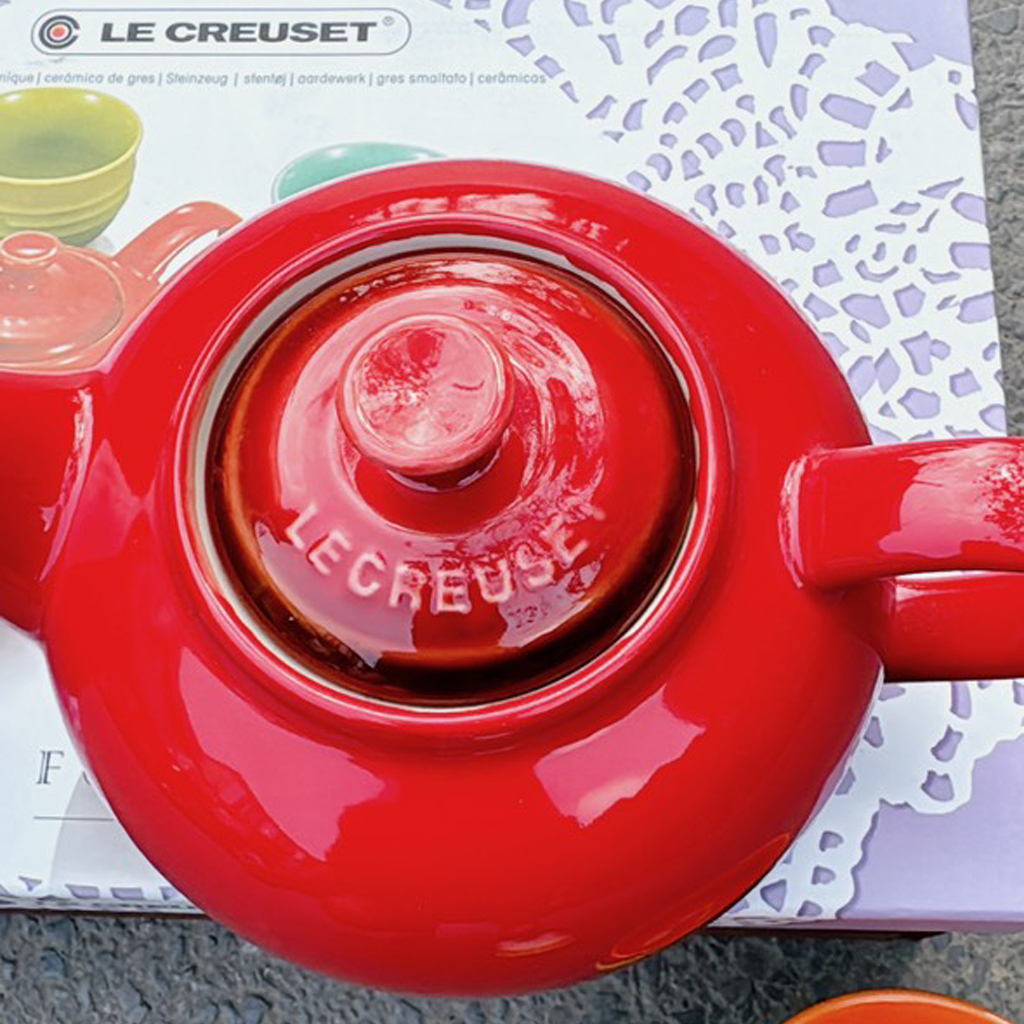 Bộ Ấm Chén Le Creuset Gồm 1 Ấm 600ml Và 4 Chén 100ml