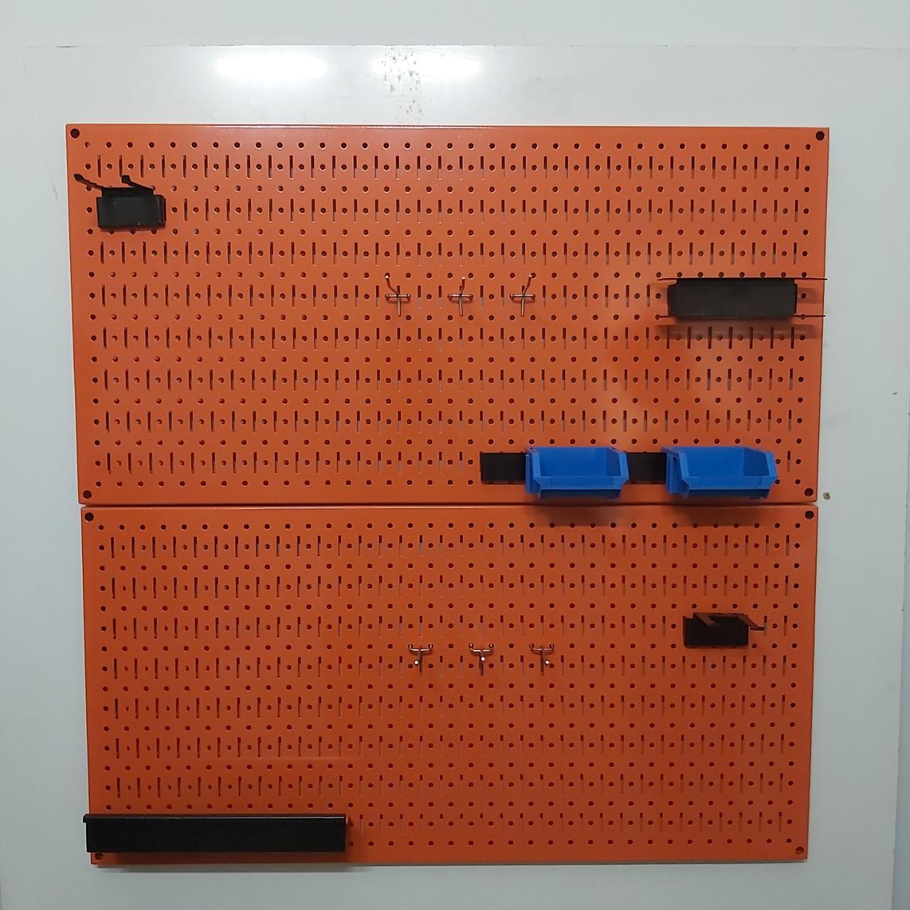 Tấm lưới pegboard đôi màu cam treo tường- 2 tấm