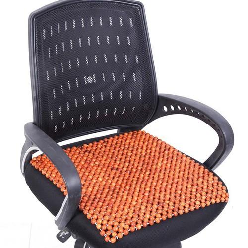 Miếng đệm lót ghế hạt gỗ hương làm thoáng mát kiêm massage 45 x 45cm