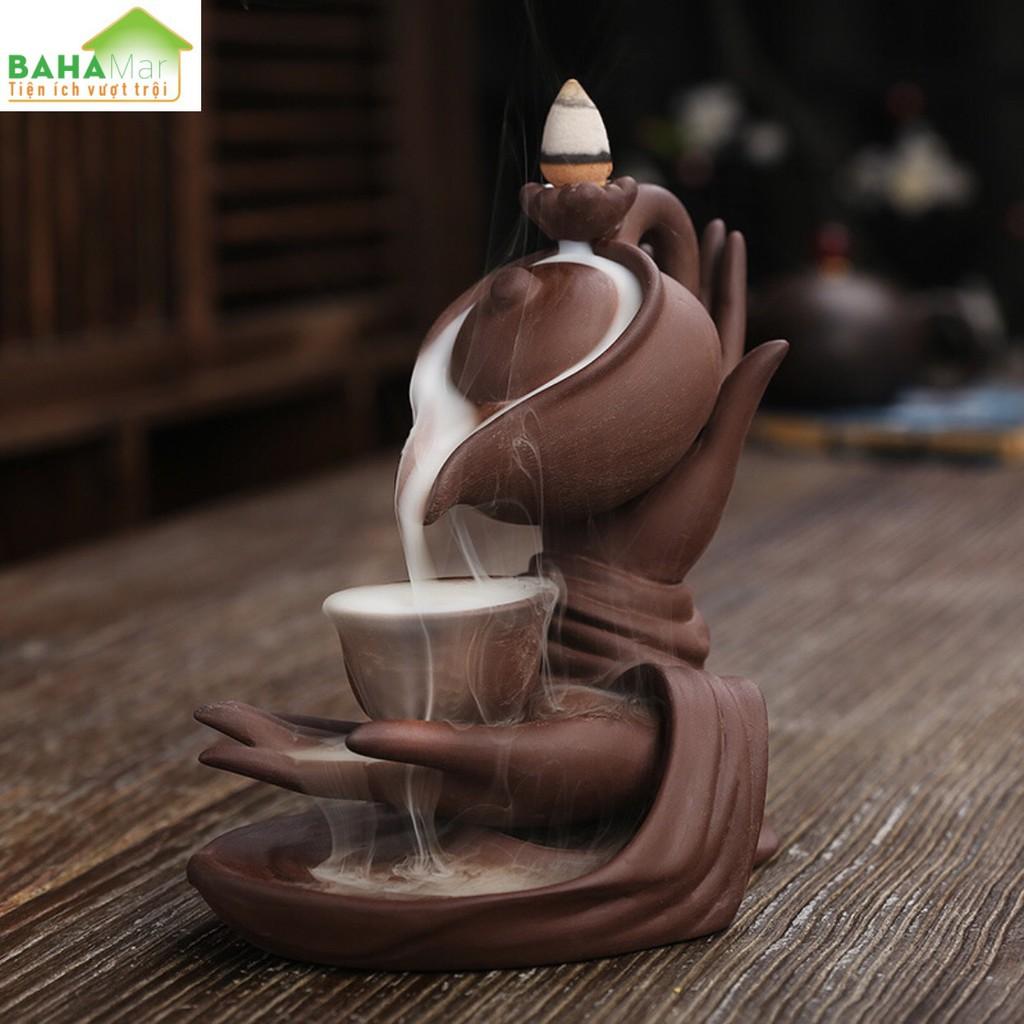 THÁC KHÓI TRẦM HƯƠNG CHẢY QUA ẤM TRÀ DÂNG PHẬT "BAHAMAR" Sáng tạo vẻ đẹp với phong cách điêu khắc, thú vị và hấp dẫn.