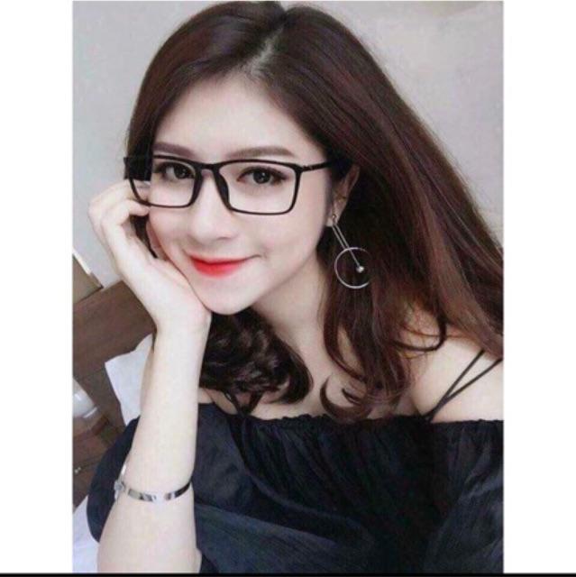 Gọng kính vuông trong suốt vuông nhỏ có tròng
